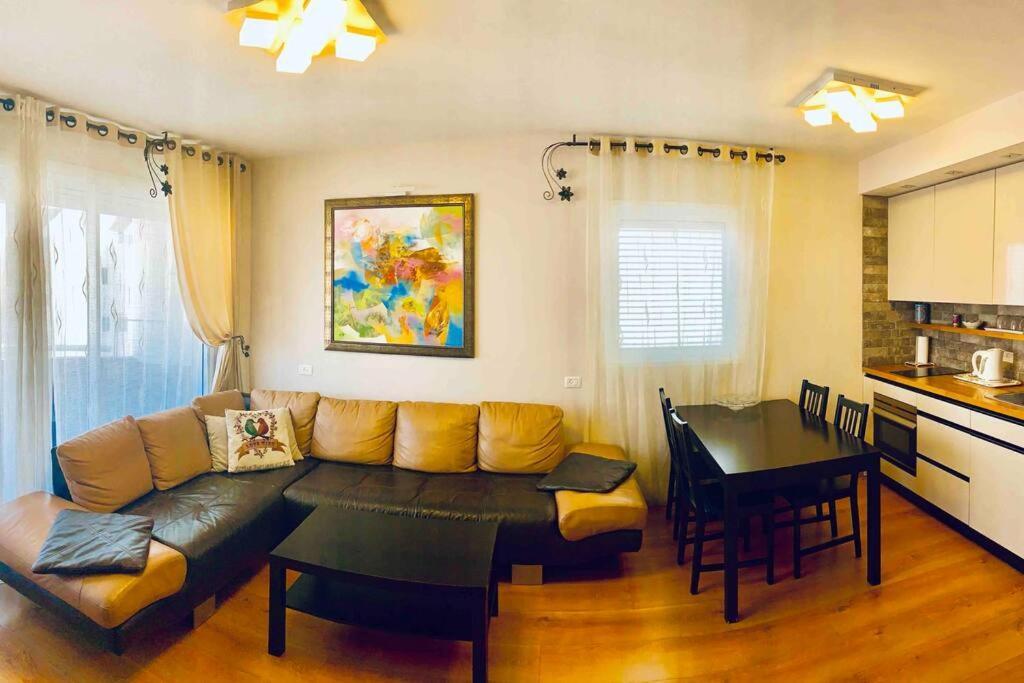 Royal Apartments , Blvd Nitza 8 Netanya Extérieur photo
